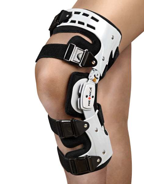 Knee Brace PRO with adjustable straps for custom fit and orthotic support, promoting posture restoration and comfort.
